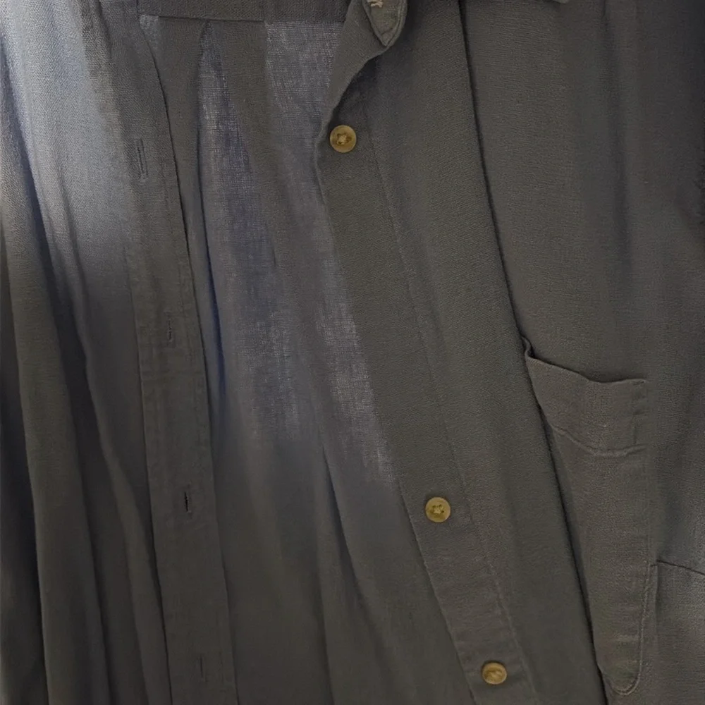 Universal Thread Button Down Size XXL - Picture 4 of 5